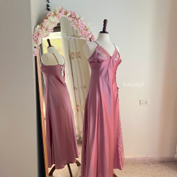 فستان لانجري ستان راقي وتقيل وردي غامق  